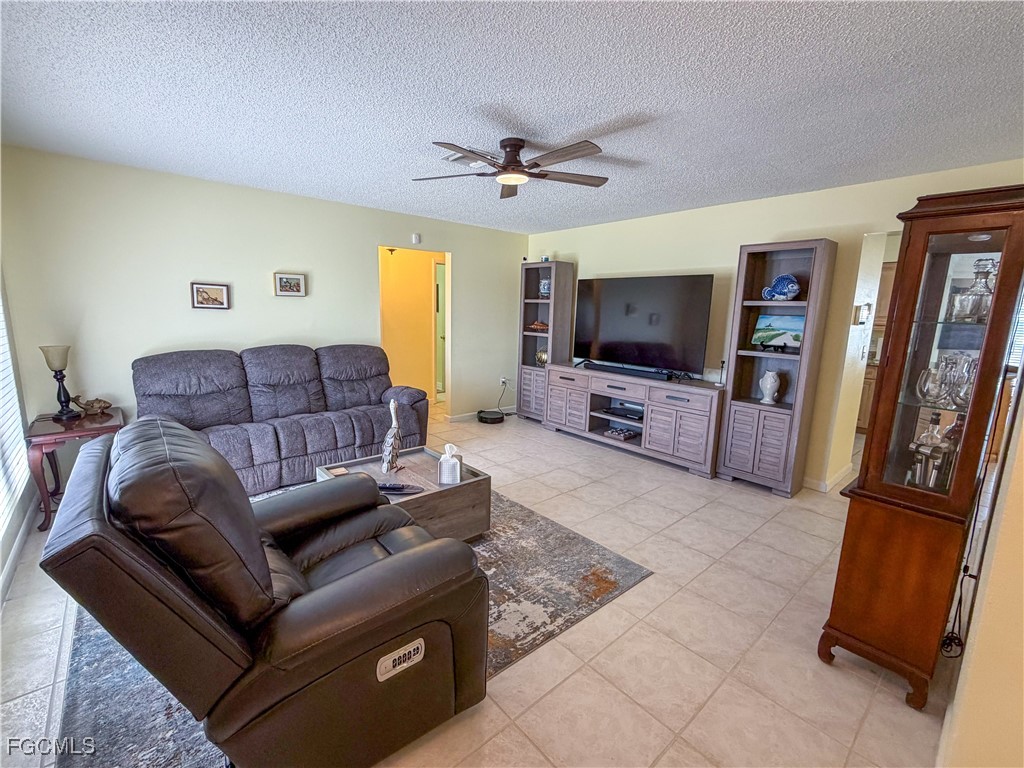 1115 SW 54th Lane