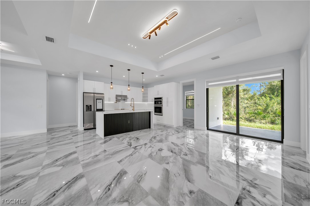 204 E 10th Street