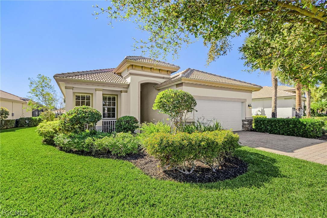 3811  Lakeview Isle Court