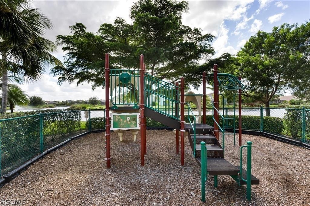 9006  Gladiolus Preserve Circle