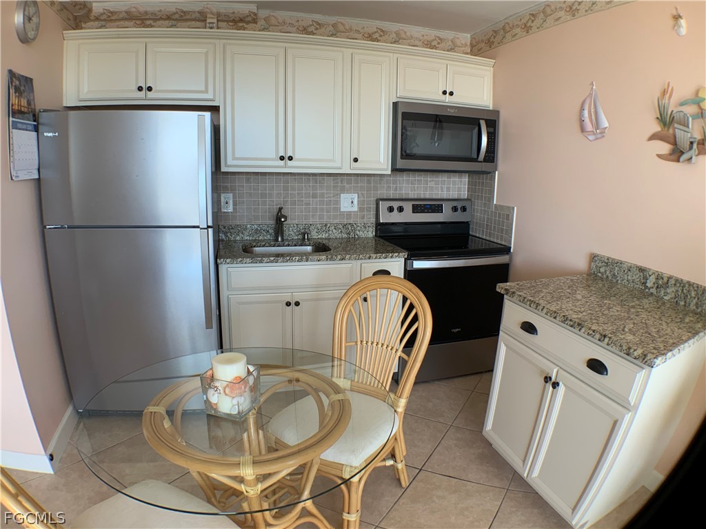 7300 Estero Boulevard, Apt 1002