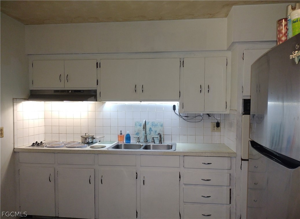 1211  Pondella Circle