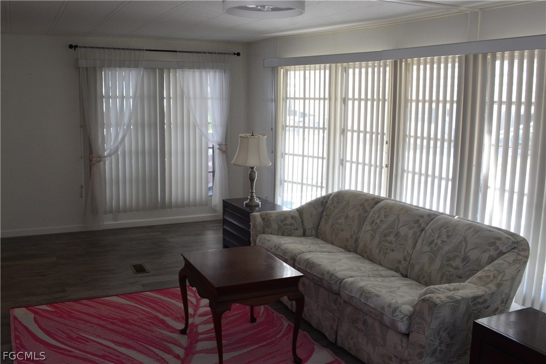 3343 Rainbow Lane