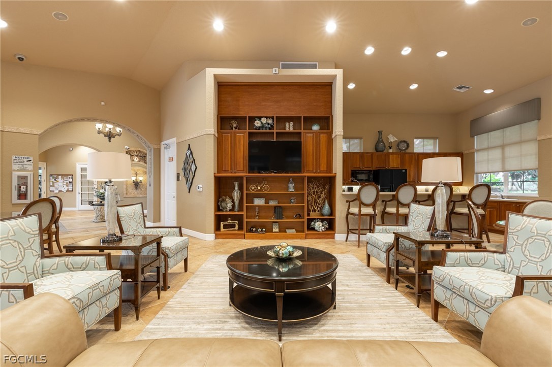 5550 Berkshire Drive, Apt 202
