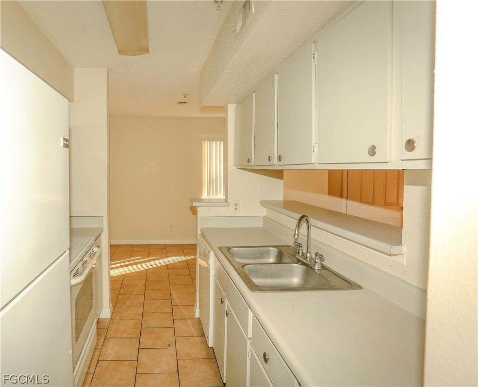 2835 Winkler Avenue, Apt 216