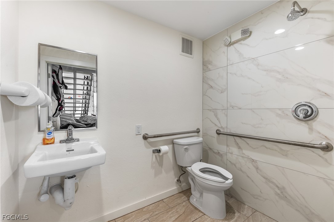 4335 SW 9th Avenue, Apt unit 7