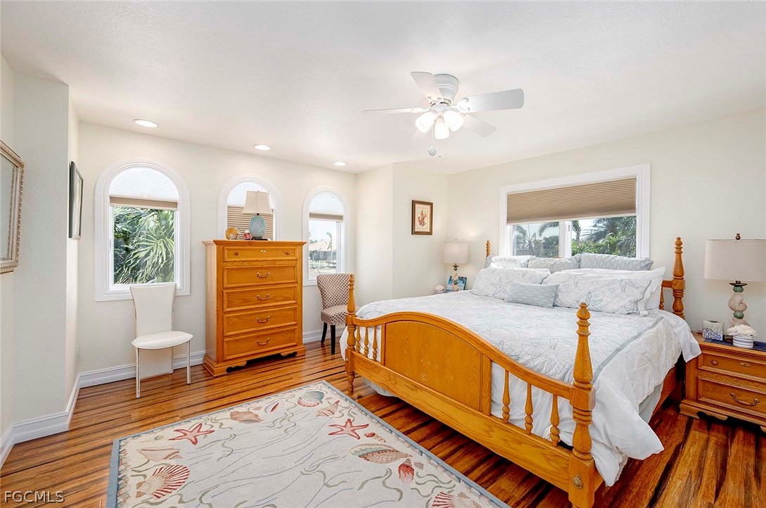 5208 SW 8th Court