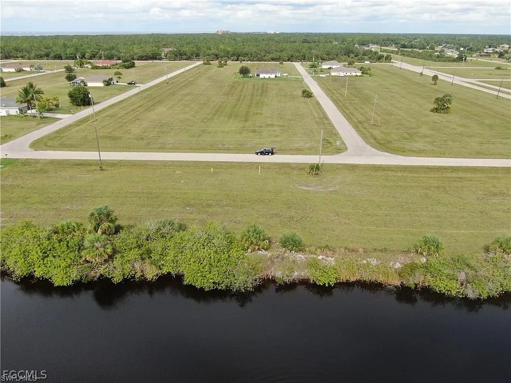 4102 NW 39th Lane