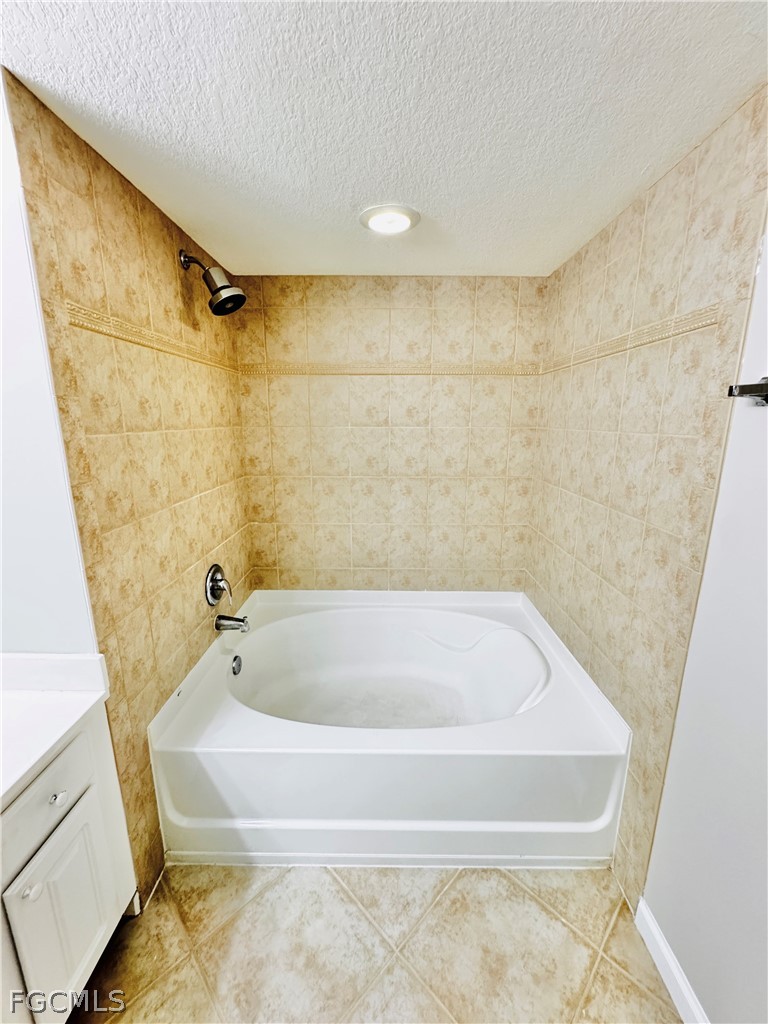 4109 Residence Drive, Apt 520
