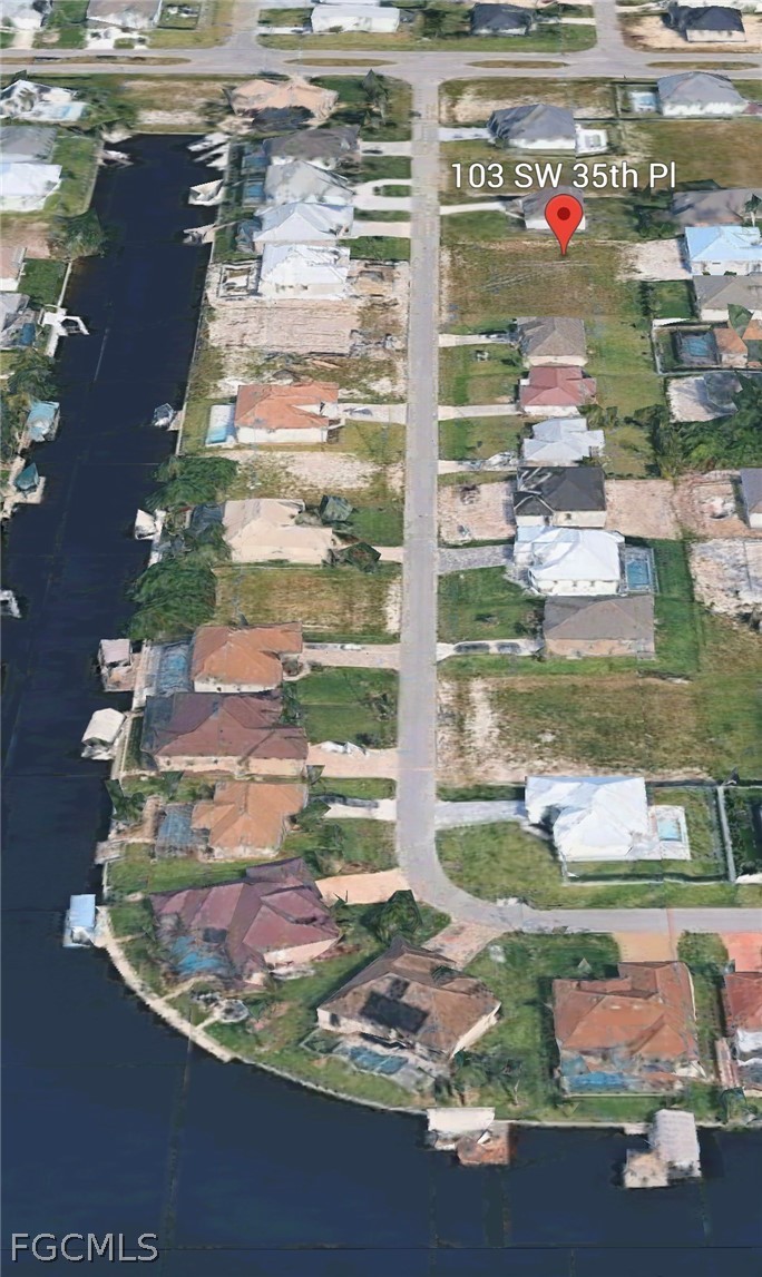 103 SW 35th Place