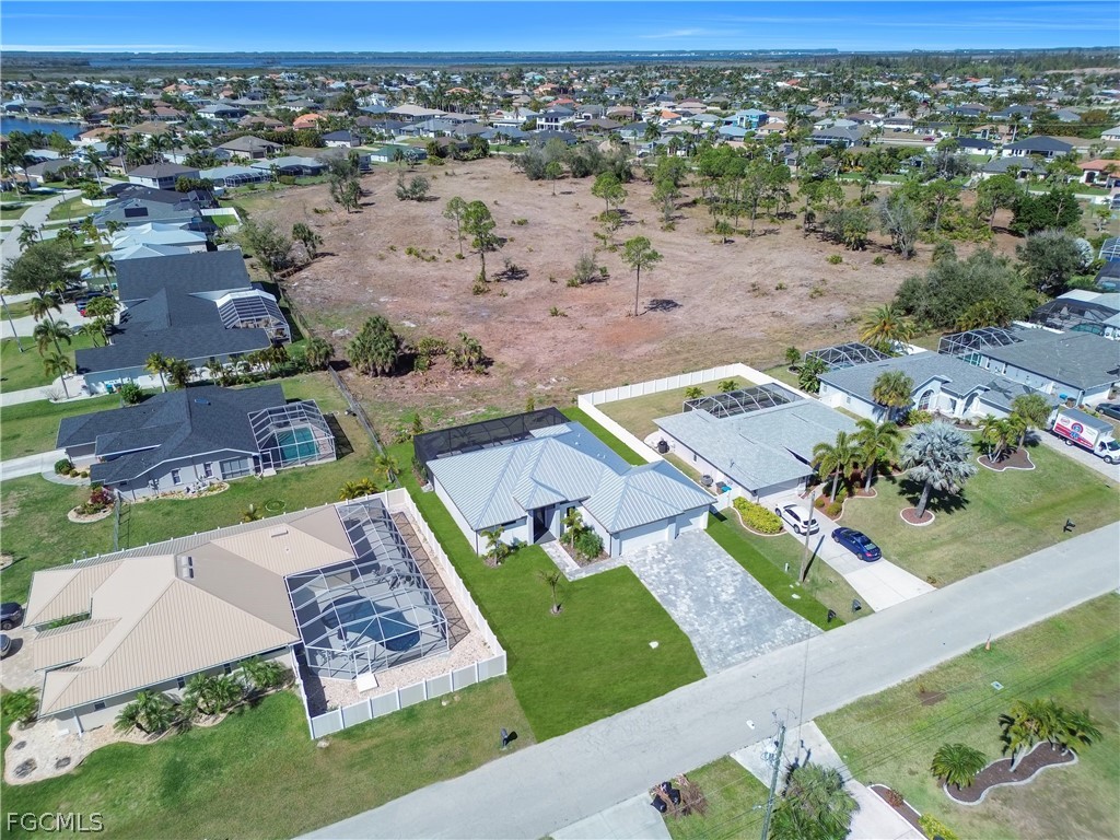 2858 SW 25th Place