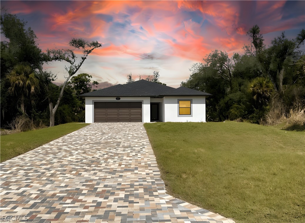 1025  Sentinela Boulevard