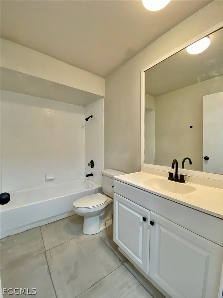 1534 Oak Drive