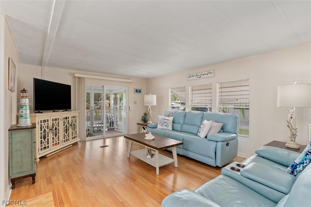 9347/9355 Boots Street