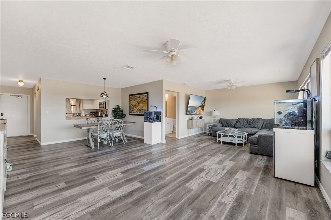 12498 Riverside Drive, Apt 205