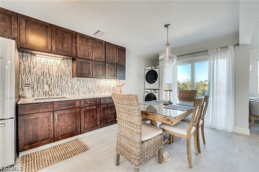 785  Rabbit Road
