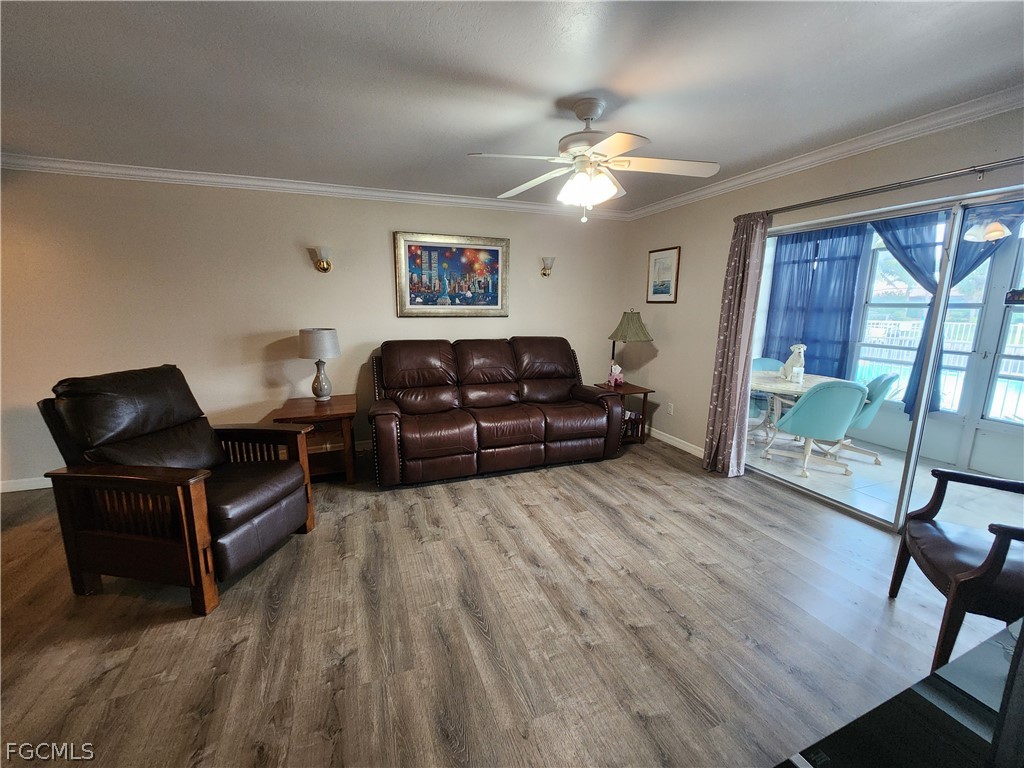 1220 SE 40th Street, Apt 6