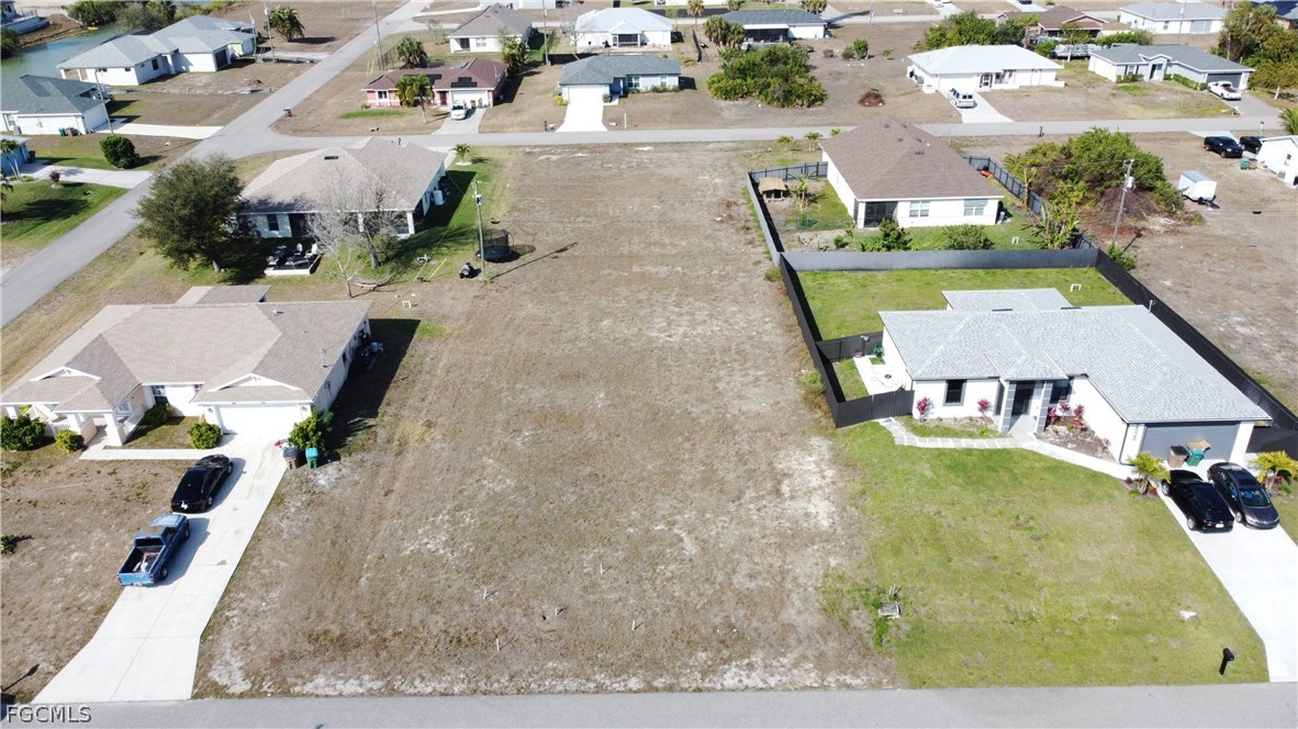 2524 NE 5th Place