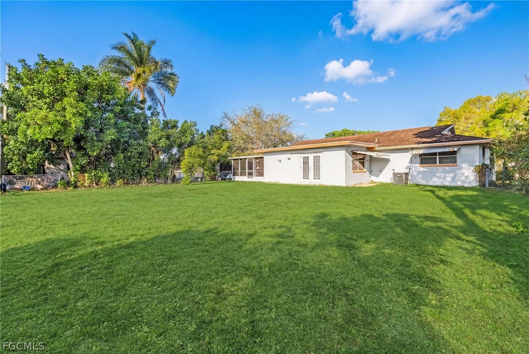 2119  Hibiscus Road