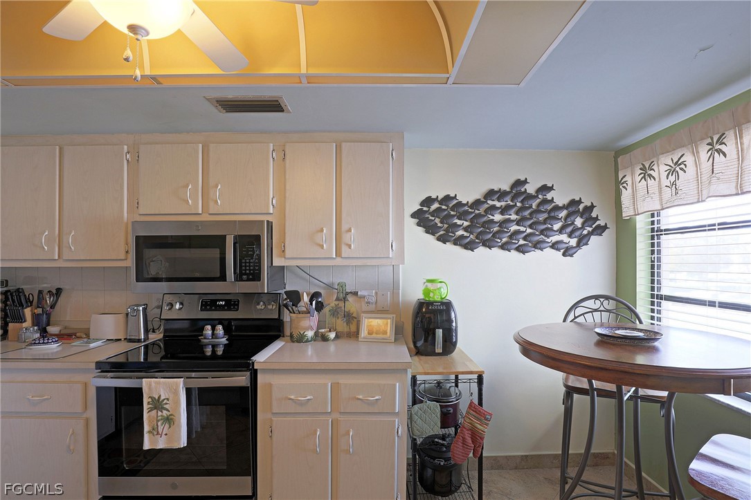 4711 Santa Barbara Boulevard, Apt 4