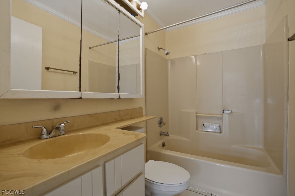 5369 Treetops Drive, Apt M102