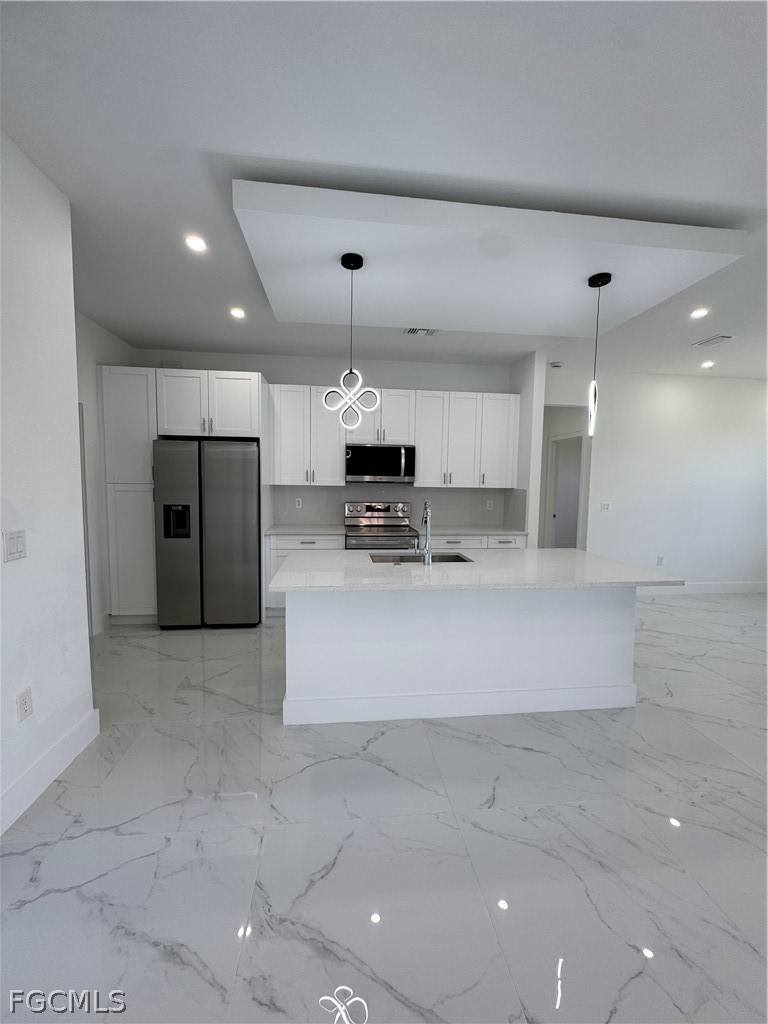 724  Kari Circle