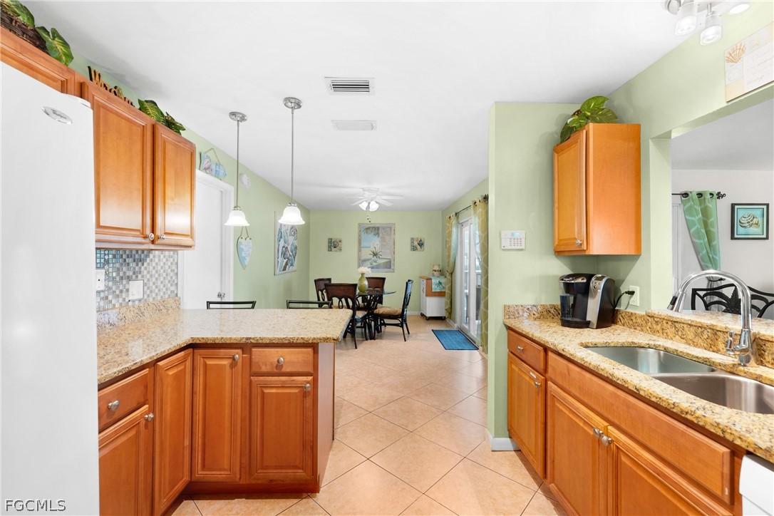 2718 SW 9th Place