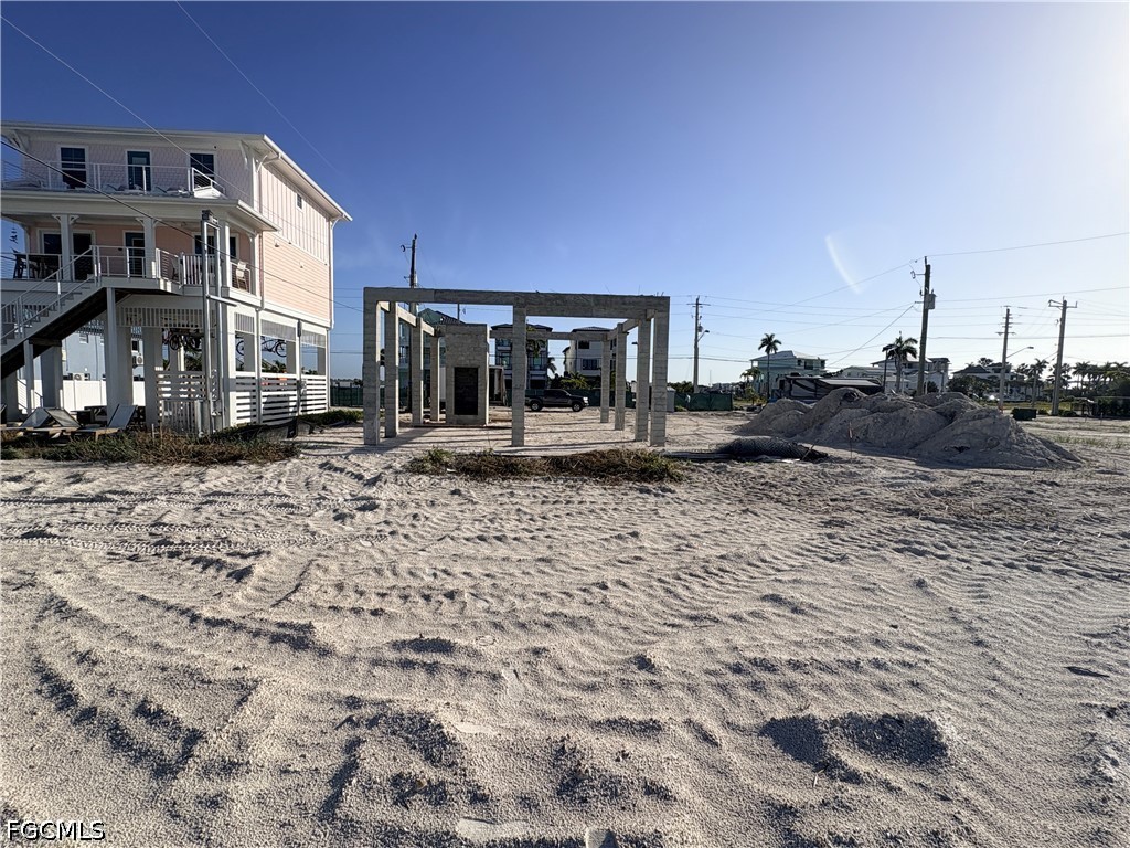 452  Estero Boulevard