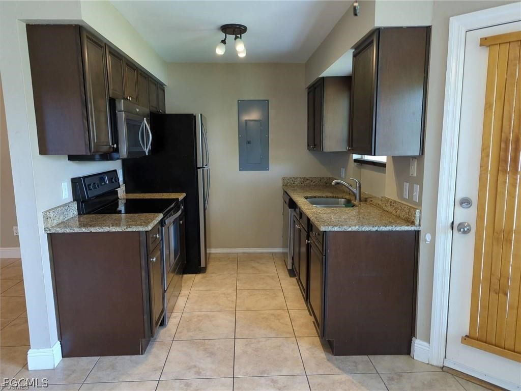 1503 SW 48th Terrace