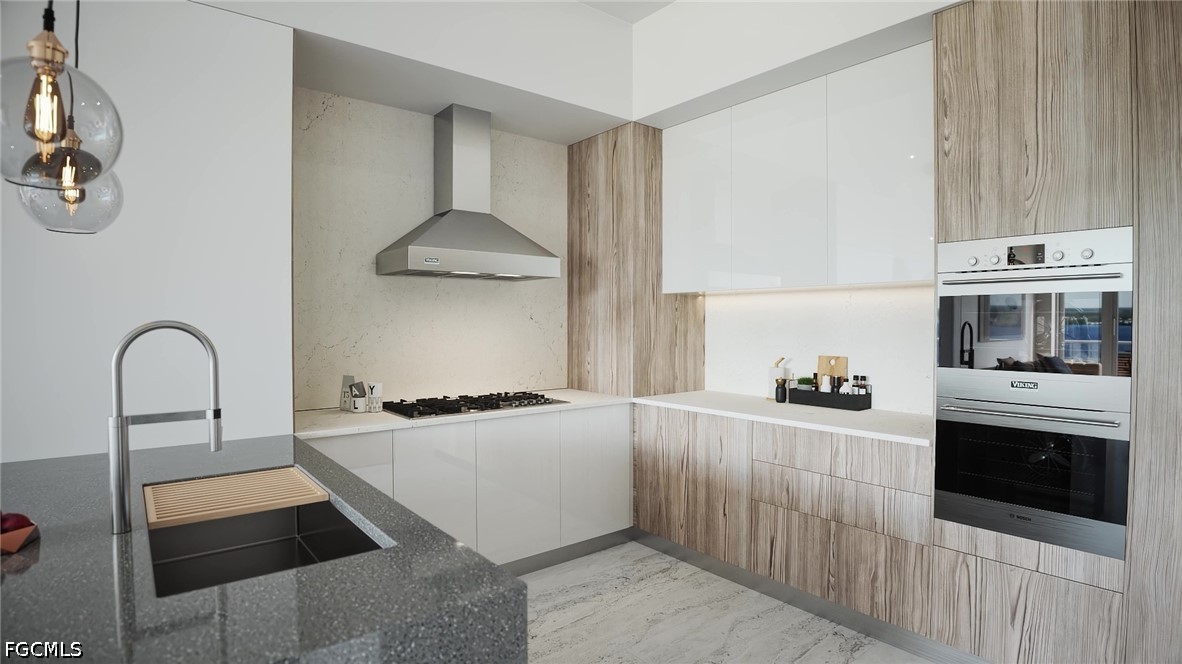 2583 1st Street, Apt 1102
