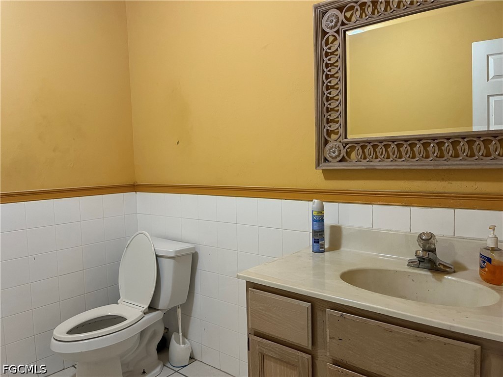 954  Country Club Boulevard, Apt A
