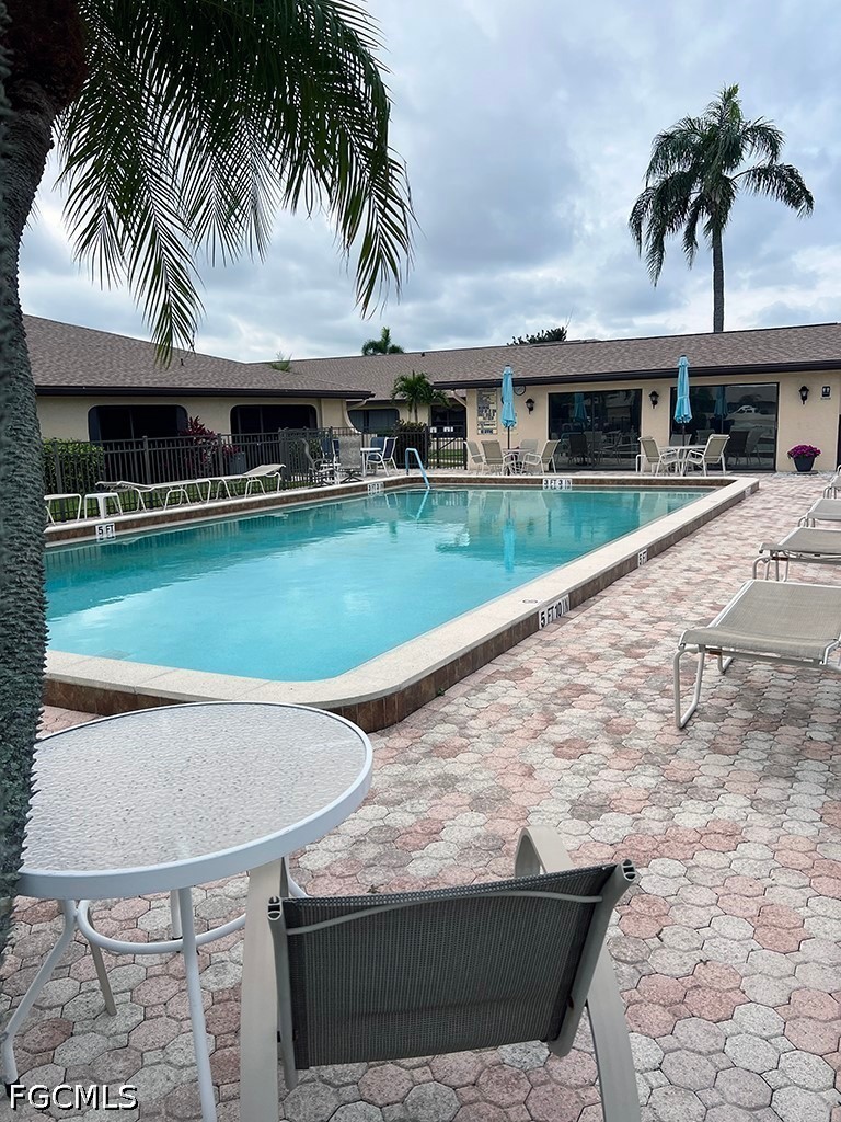 3906 SE 11th Place, Apt 606