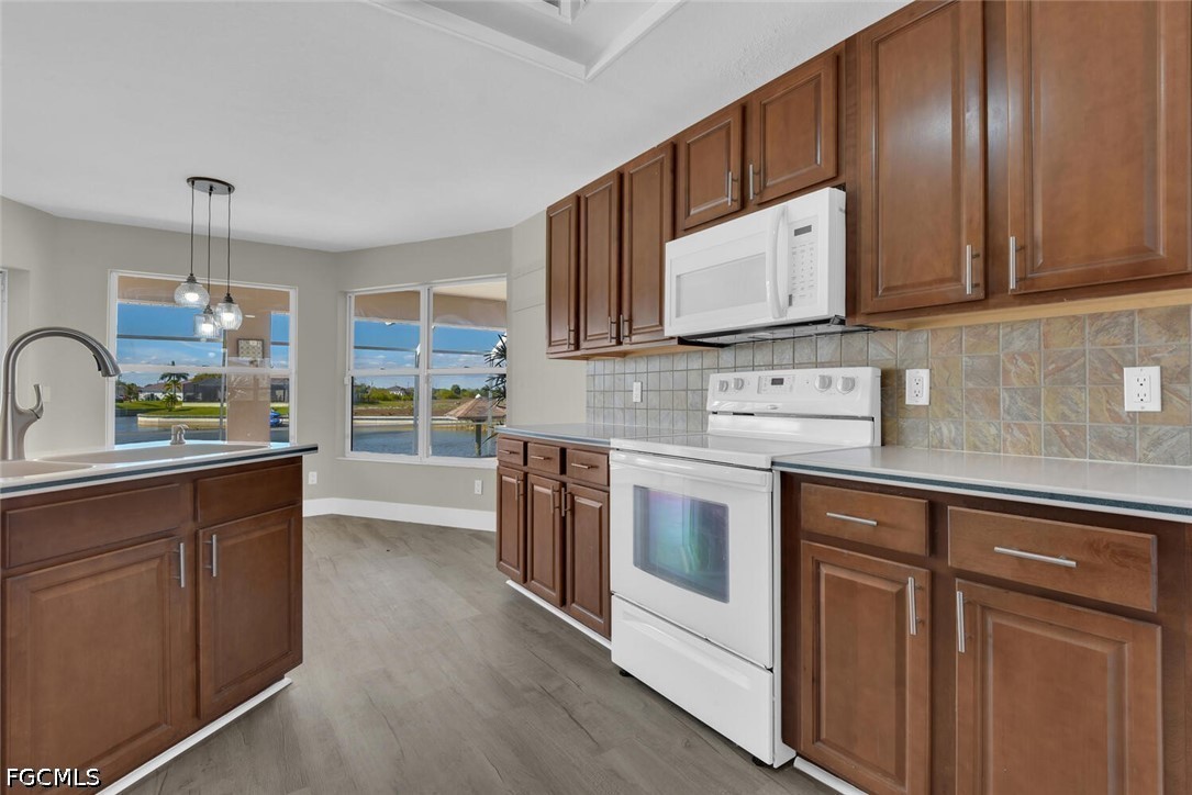 814 NW 11th Place
