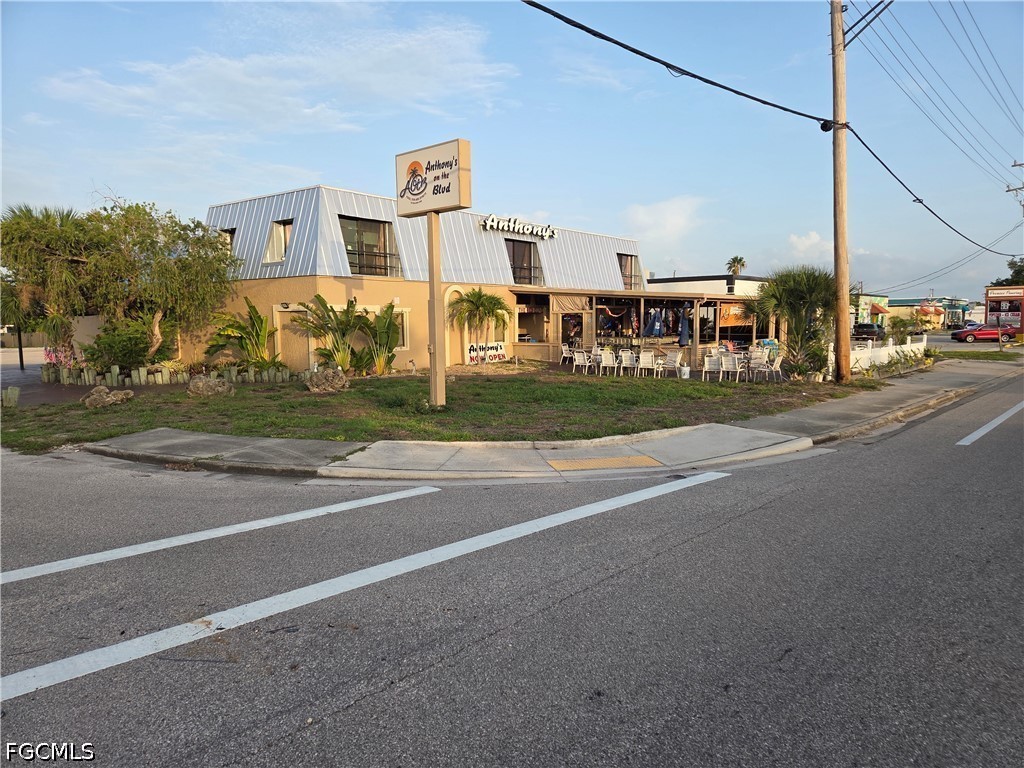 1303 Del Prado Boulevard