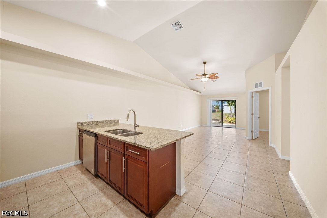 2820 SW 7th Place