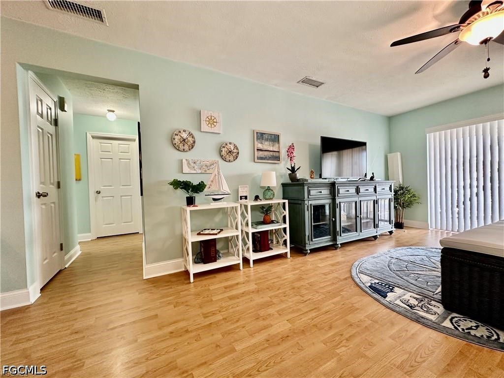 4563 SE 5th Place, Apt 205