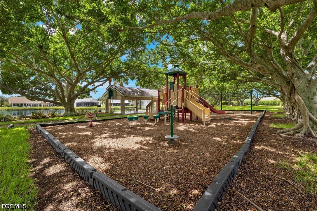 9241  Bramble Court