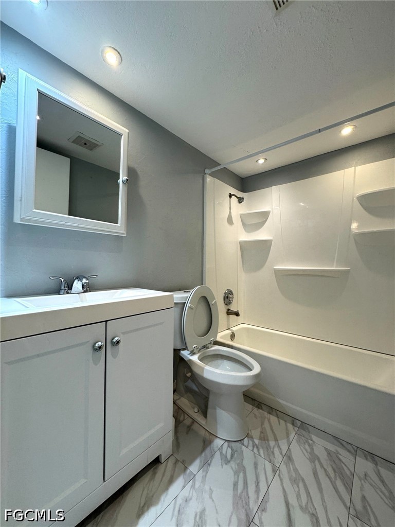 3817 Del Prado Boulevard, Apt 107