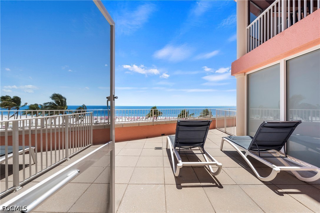 190 Estero Boulevard, Apt 202