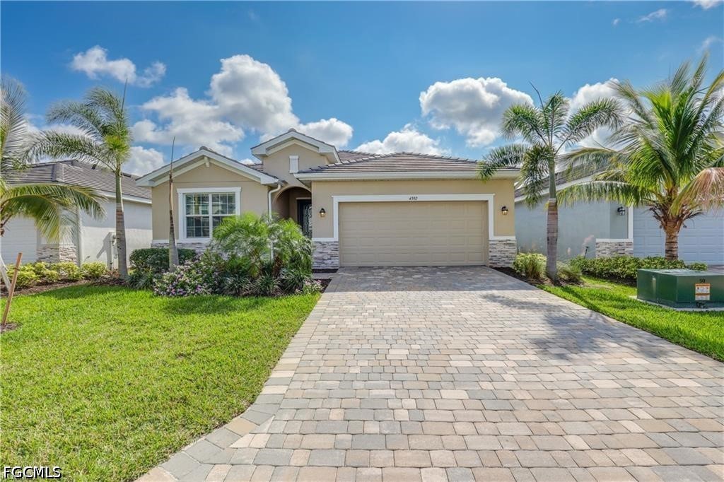 4392 Lemongrass Drive