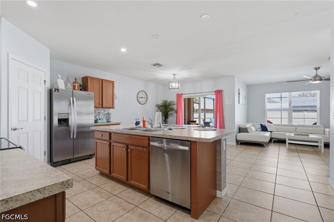 2521 SW 11th Place