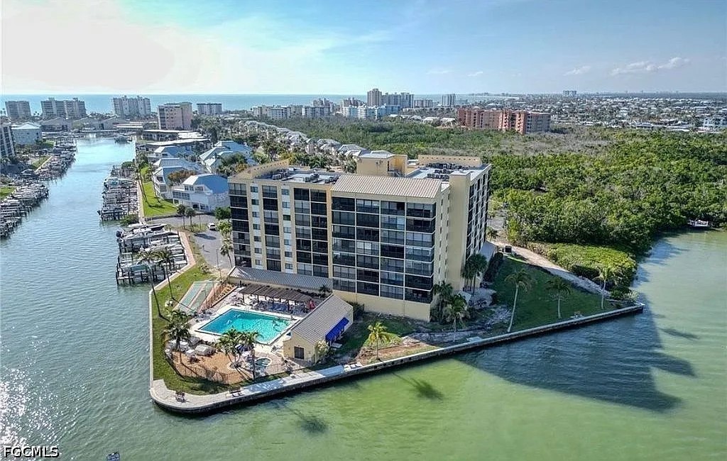 400 Lenell Road, Apt 207