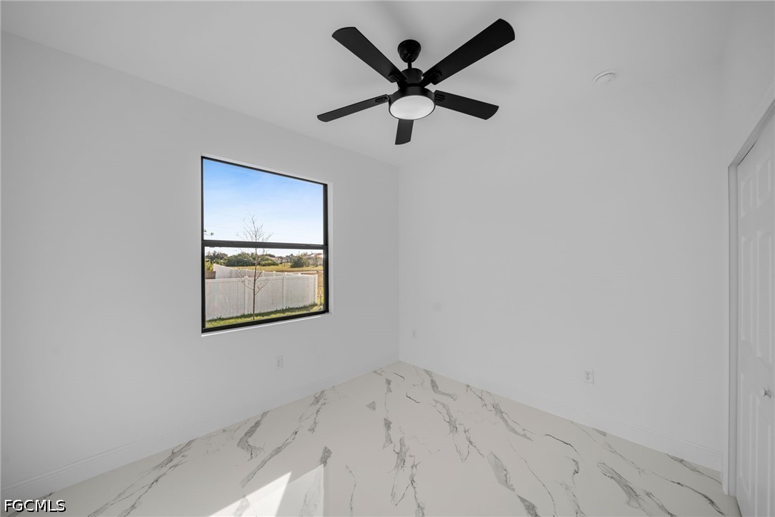 1208 NW 25th Place