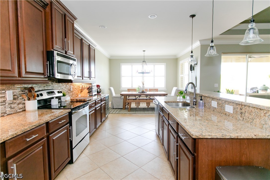 2604  Stonyhill Court
