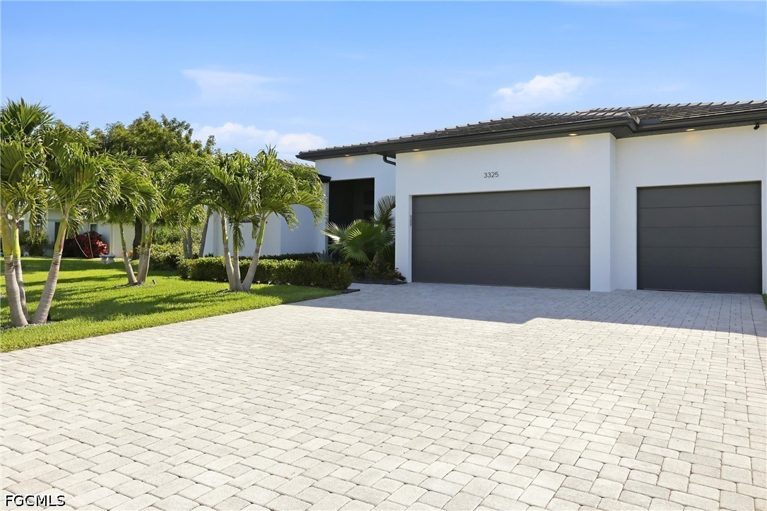 3325 SW 8th Court