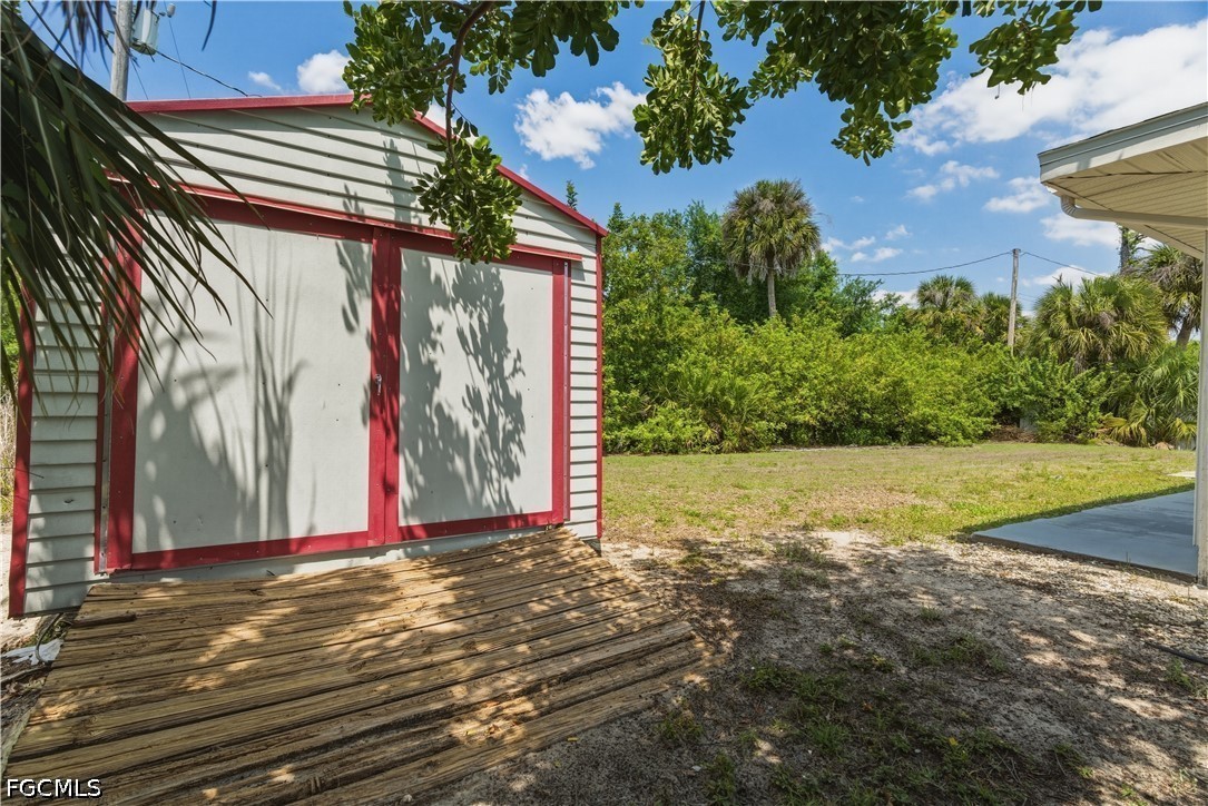 305 E 5th Street