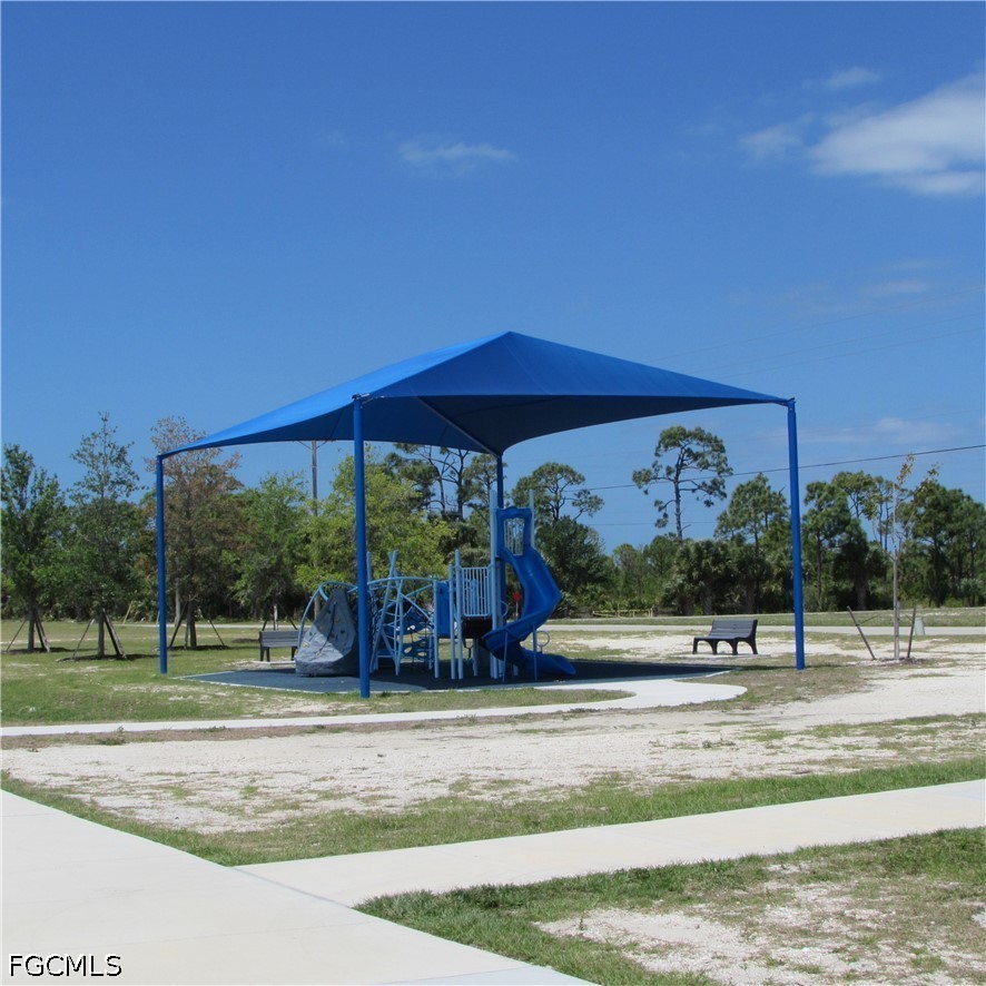 3928 NW 41st Place