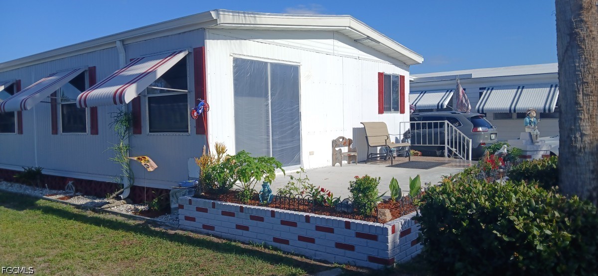 733 Leisure Lane