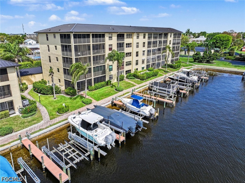 4703 SE 17th Place, Apt 404
