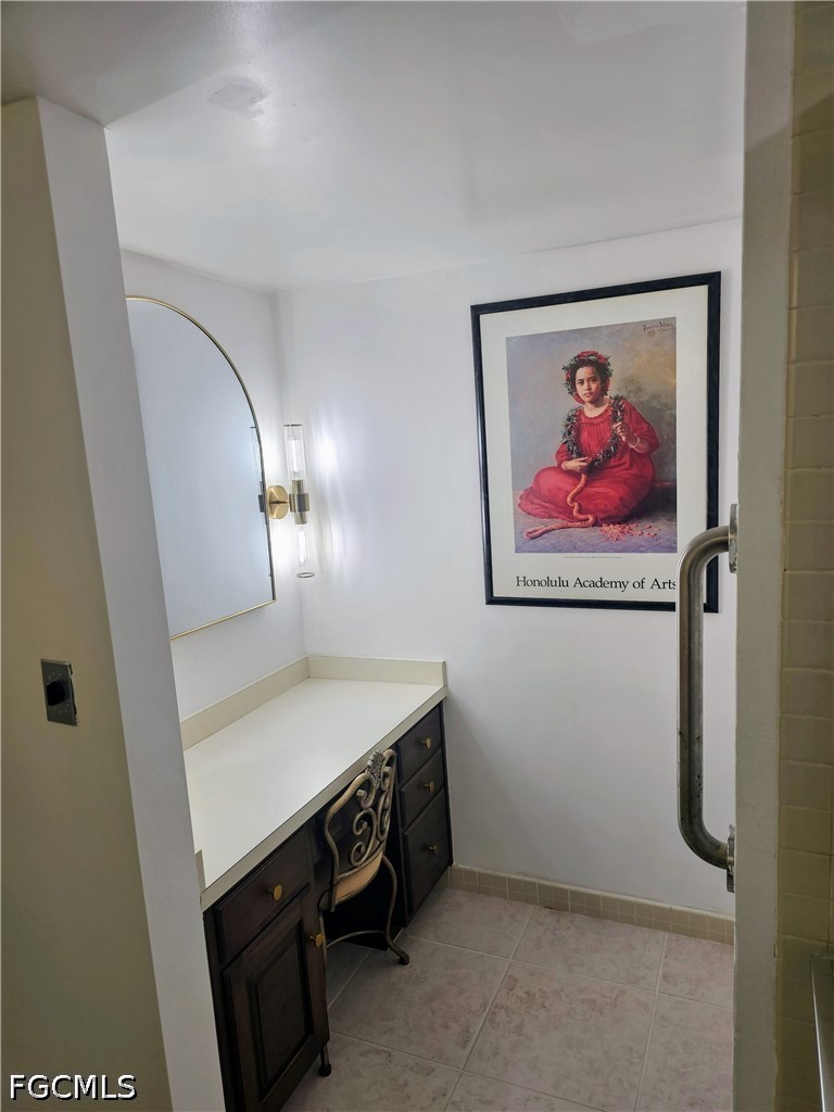 5260 S Landings Drive, Apt 407